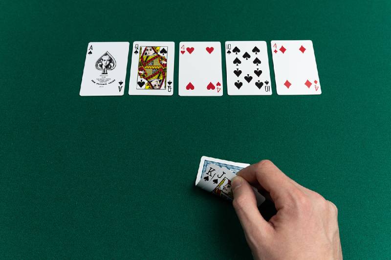 Hướng Dẫn Chơi Poker Từ A Đến Z Cho Người Mới 1 Huong Dan Choi Poker Tu A Den Z Cho Nguoi Moi