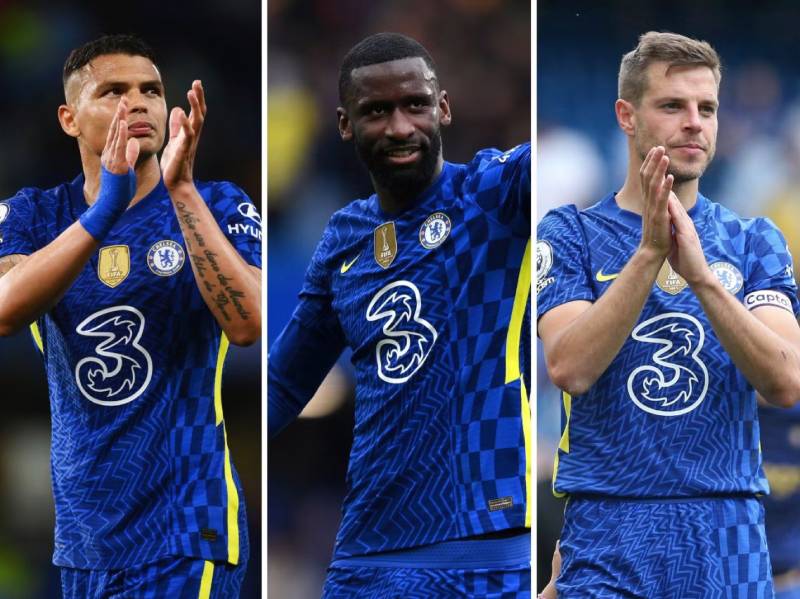 Ba hậu vệ trung tâm