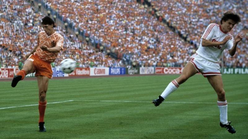 Bàn thắng của Marco Van Basten (chung kết Euro 1988)