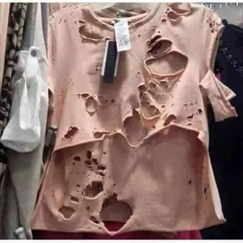 Mơ thấy quần áo rách